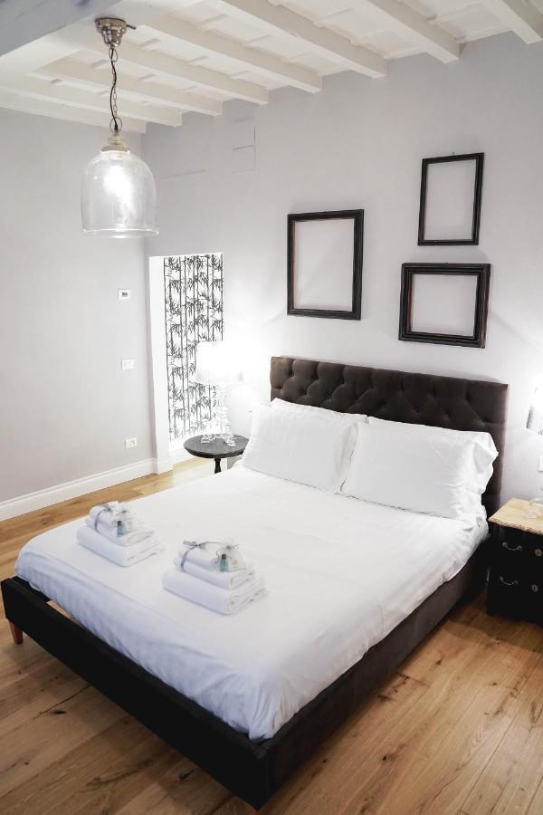 Art Apartment Black & White Suite Florenţa Exterior foto