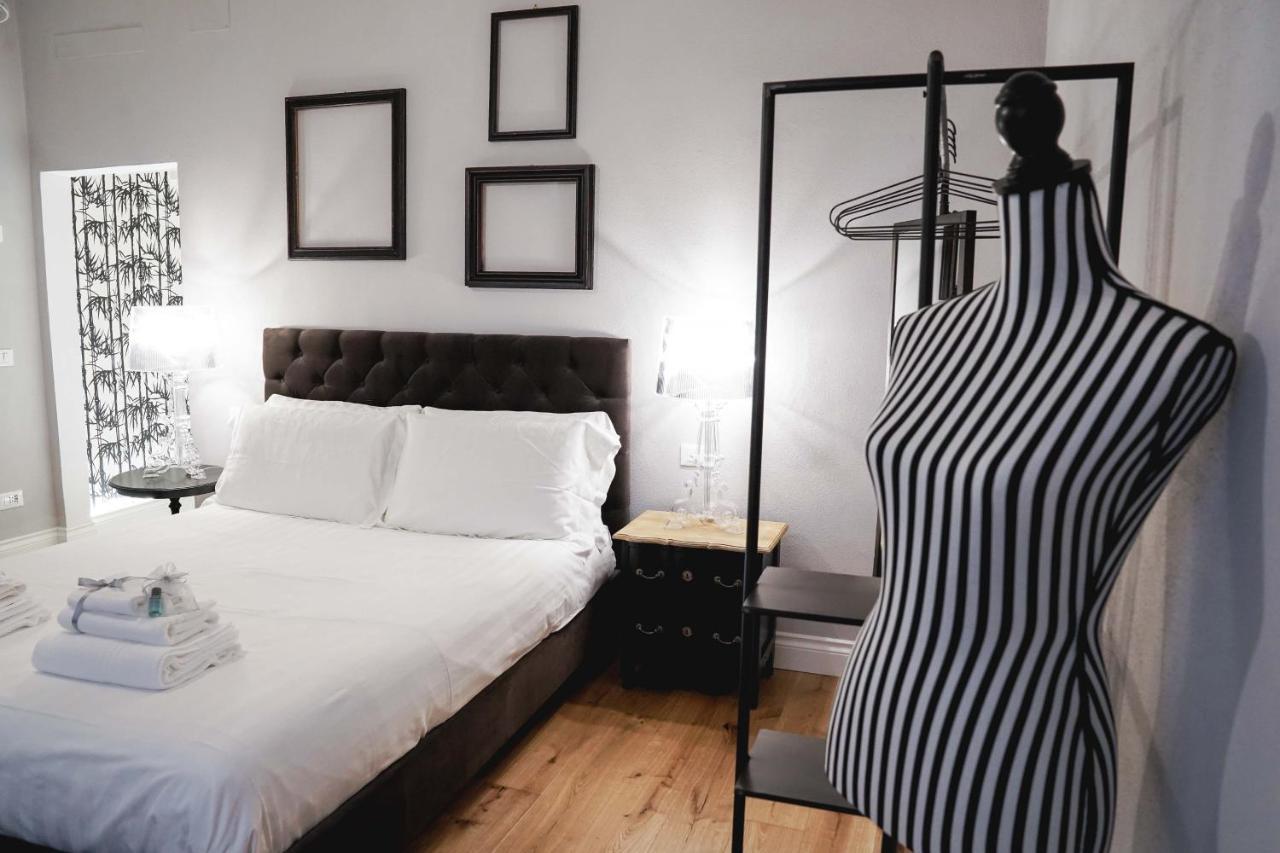 Art Apartment Black & White Suite Florenţa Exterior foto