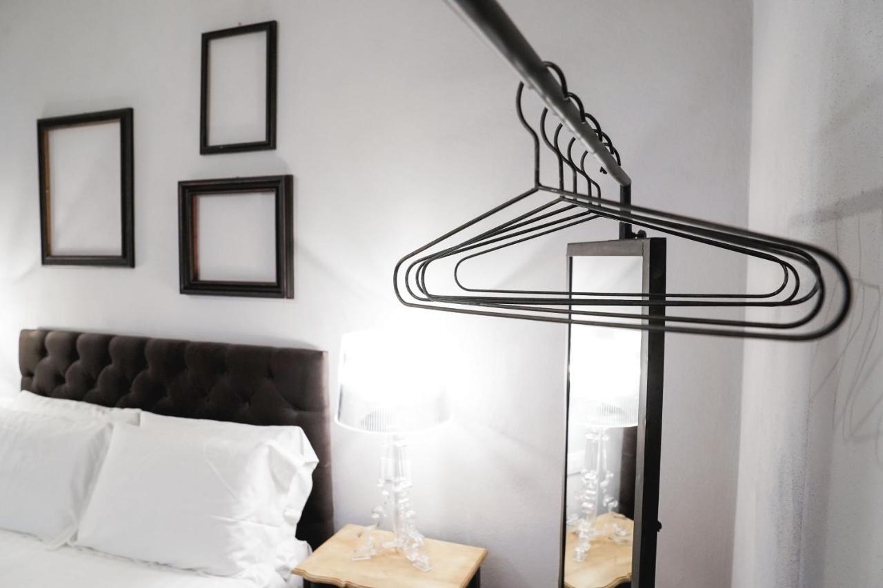Art Apartment Black & White Suite Florenţa Exterior foto