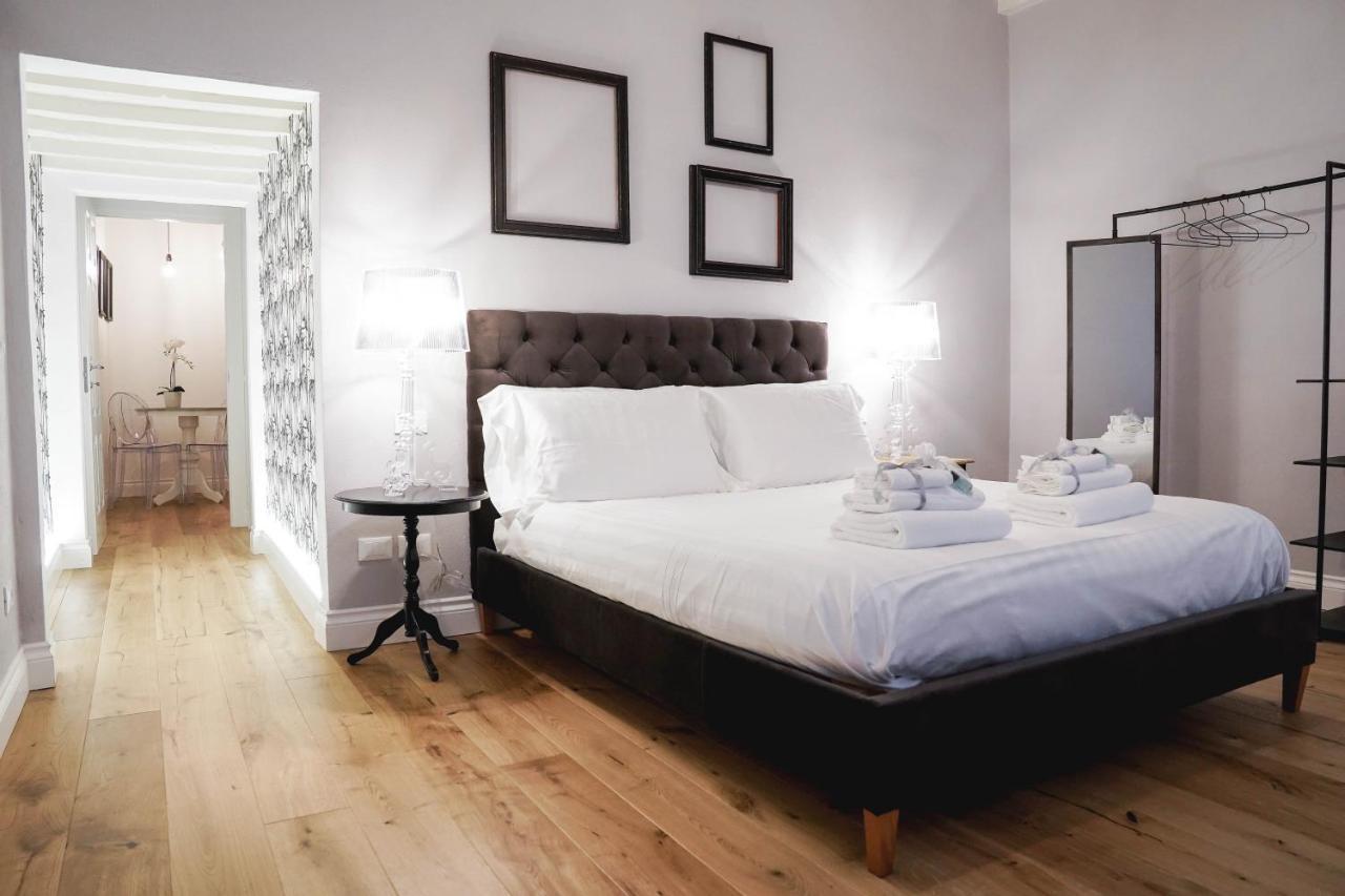 Art Apartment Black & White Suite Florenţa Exterior foto