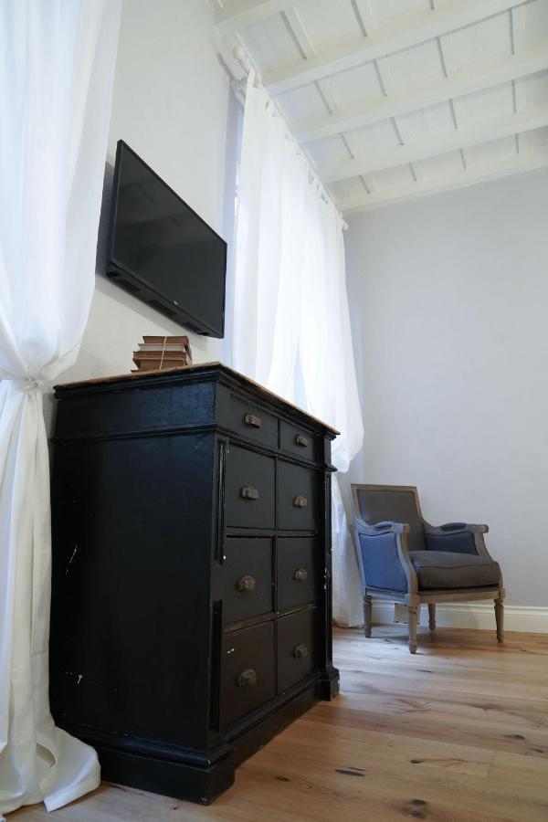 Art Apartment Black & White Suite Florenţa Exterior foto