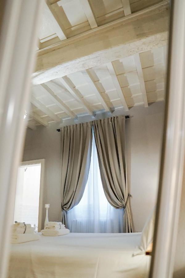 Art Apartment Black & White Suite Florenţa Exterior foto