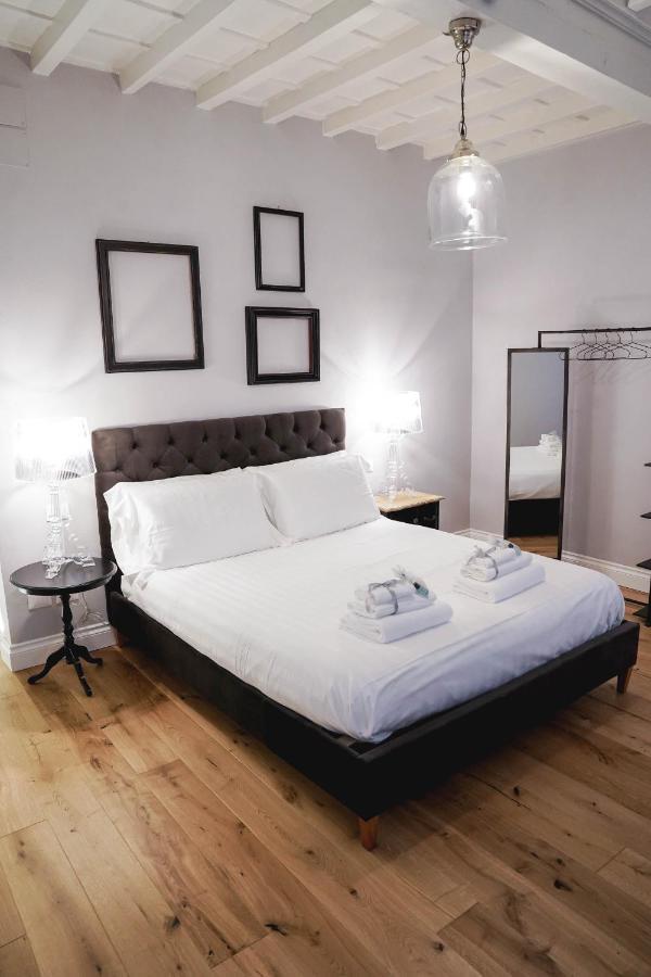 Art Apartment Black & White Suite Florenţa Exterior foto